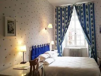 Hostellerie Des Cedres Villeneuve-de-Rivière Hotel