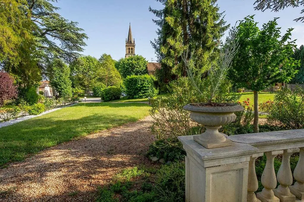 *** Hotel Hostellerie Des Cedres Villeneuve-de-Riviere France