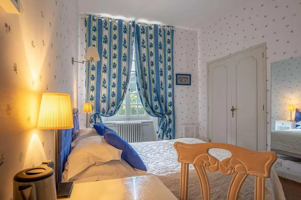 Hostellerie Des Cedres Villeneuve-de-Riviere France