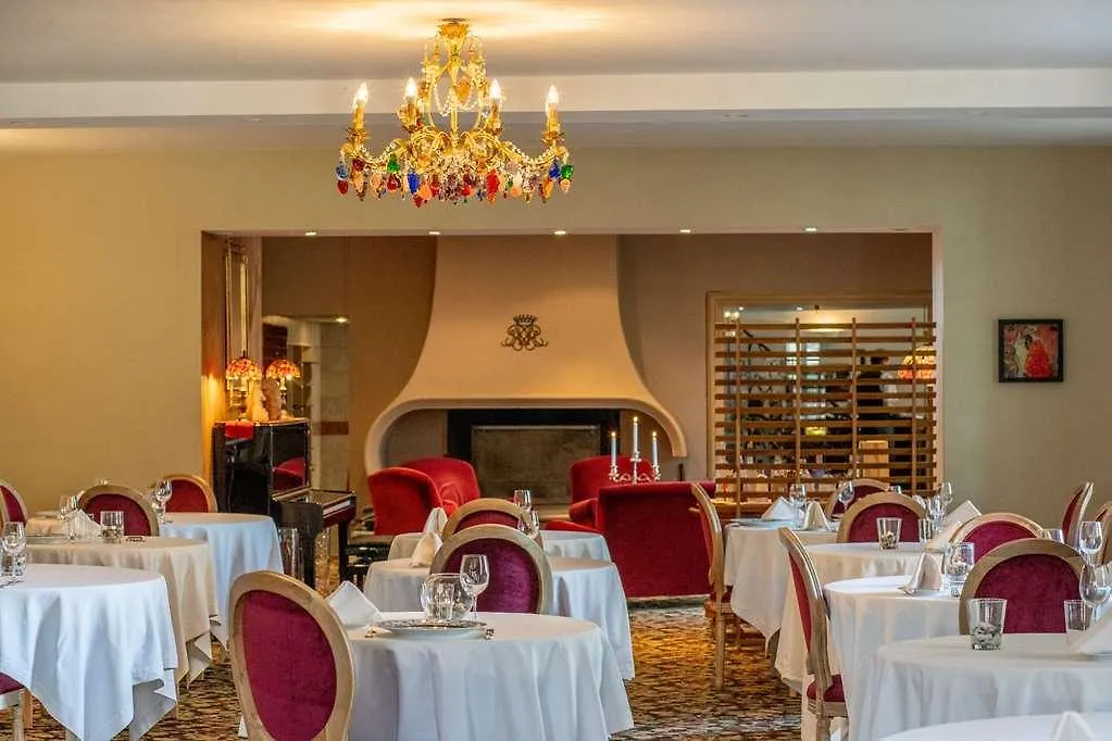 Hostellerie Des Cedres Villeneuve-de-Riviere France
